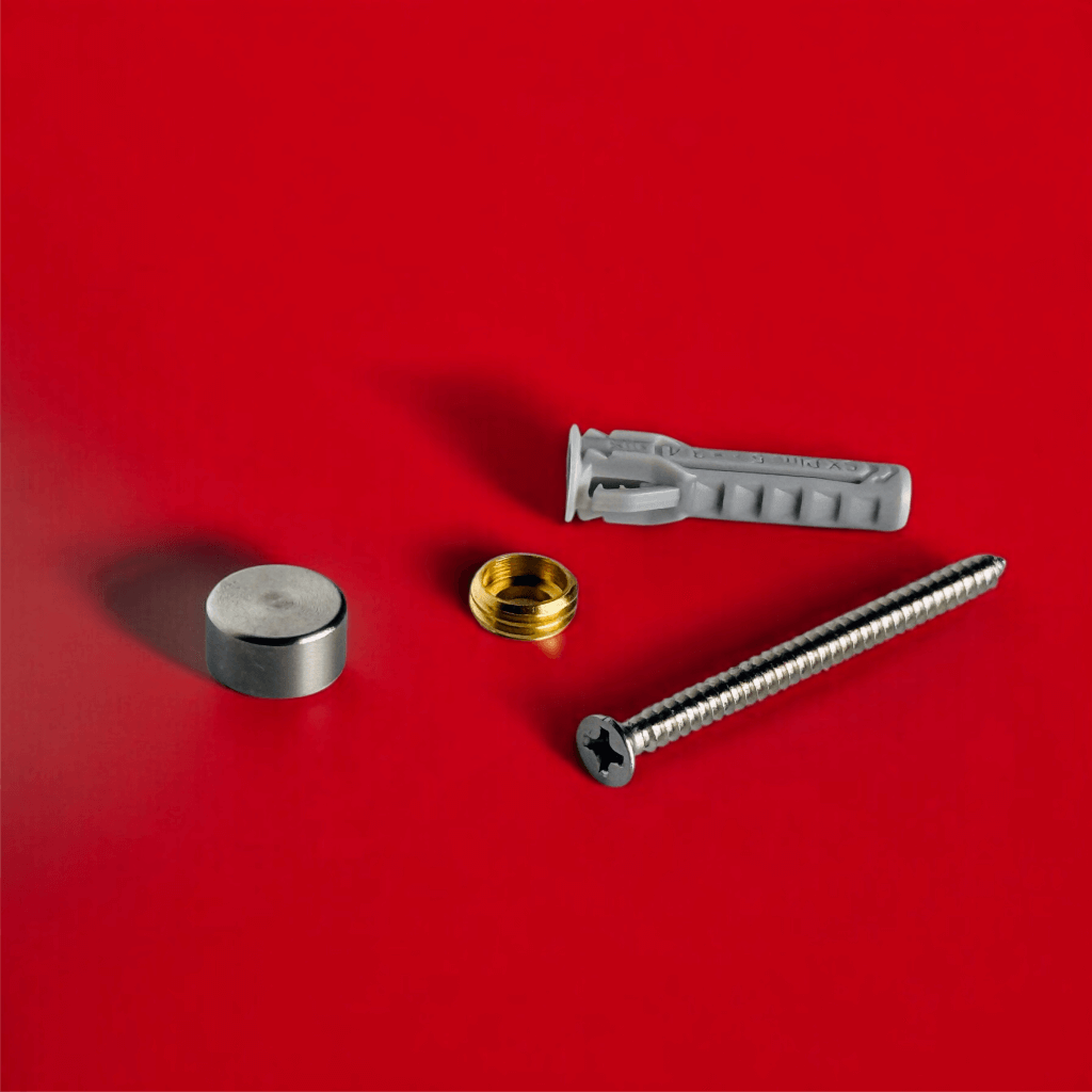 Schraubenkappen Edelstahl Gettorf in 4 Größen <br>- Kopfhöhe 5 mm <br>- flacher Kopf<br>- Ø 10, 13, 15, 18 mm <br>- Bohrung: immer 4 mm